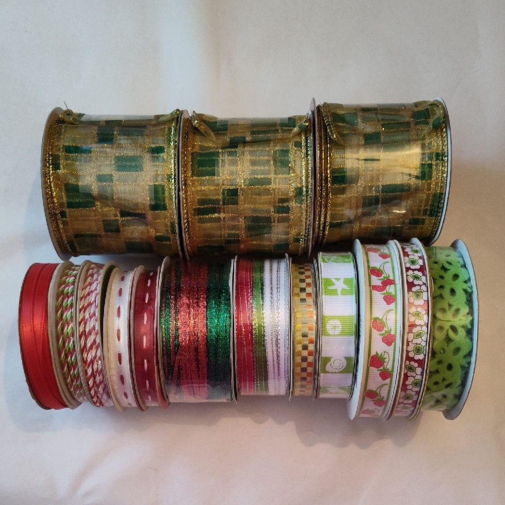 NWT 15 Spools Red Green Ribbon Twisted Cord Wire Edged Metallic Various Patterns